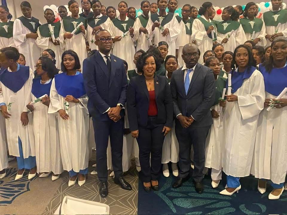 UNE PROMOTION DE L’HPC « CLARA BARTON » HONORÉE PAR LA DRE SOFIA LORÉUS