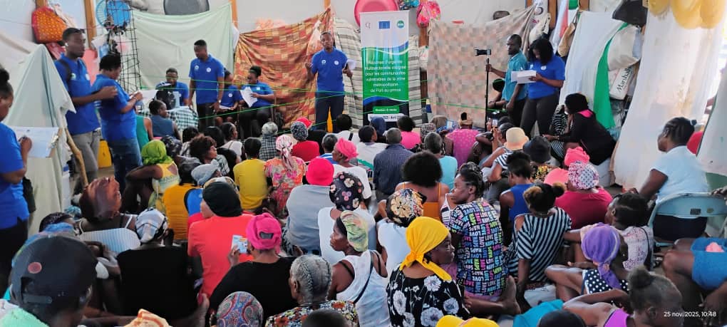 FADHRIS MOBILISE LES CŒURS ET LES ESPRITS CONTRE LA VIOLENCE NUMÉRIQUE AU CŒUR D’UN CAMP DES DÉPLACÉS