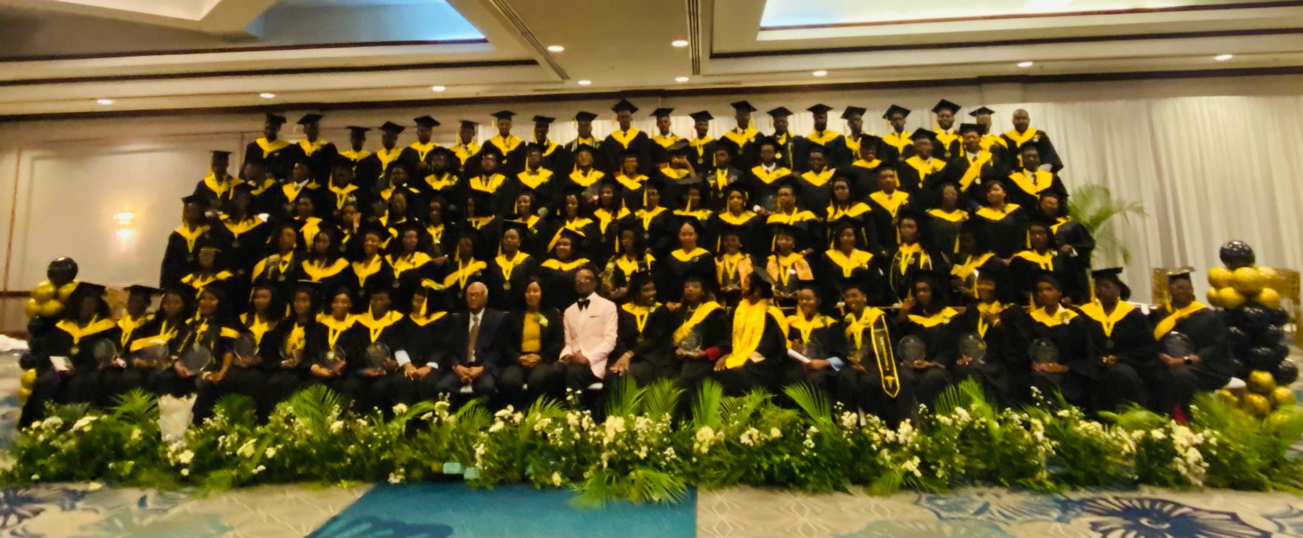 MME. SOFIA LORÉUS, L’ÉCLAIREUSE : UNE MARRAINE D’EXCEPTION INSPIRE UNE NOUVELLE GÉNÉRATION DE MÉDECINS À L’UNIVERSITÉ LUMIÈRE